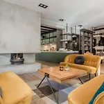 Zee Hotel