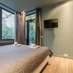 Zee Hotel