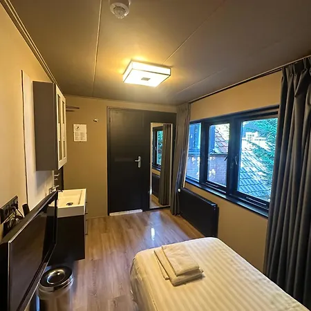 Zee Hotel 3*