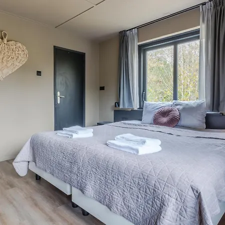 Zee Hotel 3*