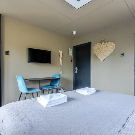 Zee Hotel 3*