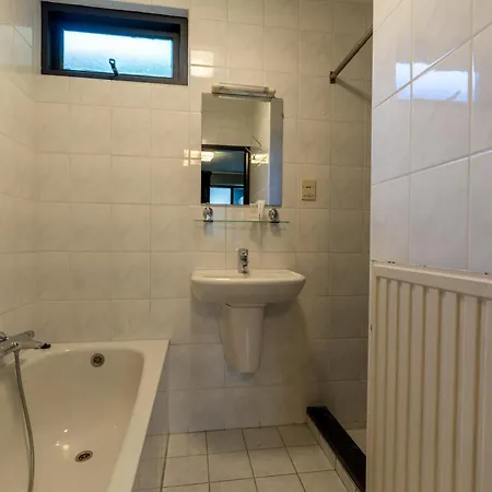 Zee Hotel 3*